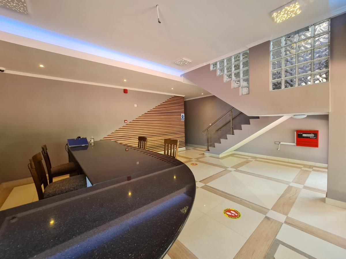 Royale Suites By Arc Royal Luxury Apts 앙스 로얄 외부 사진