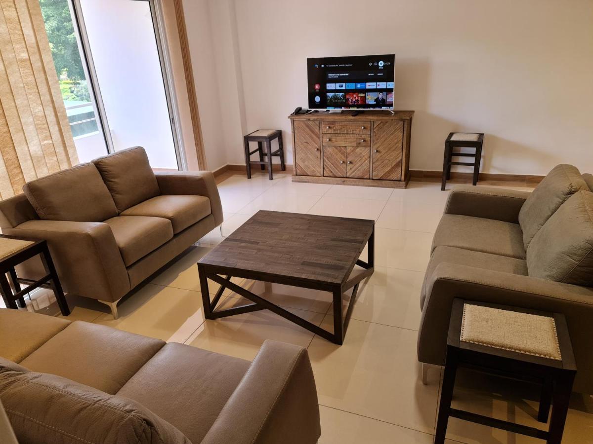 Royale Suites By Arc Royal Luxury Apts 앙스 로얄 외부 사진