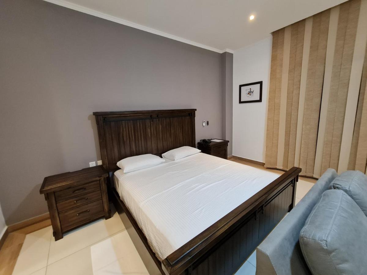 Royale Suites By Arc Royal Luxury Apts 앙스 로얄 외부 사진