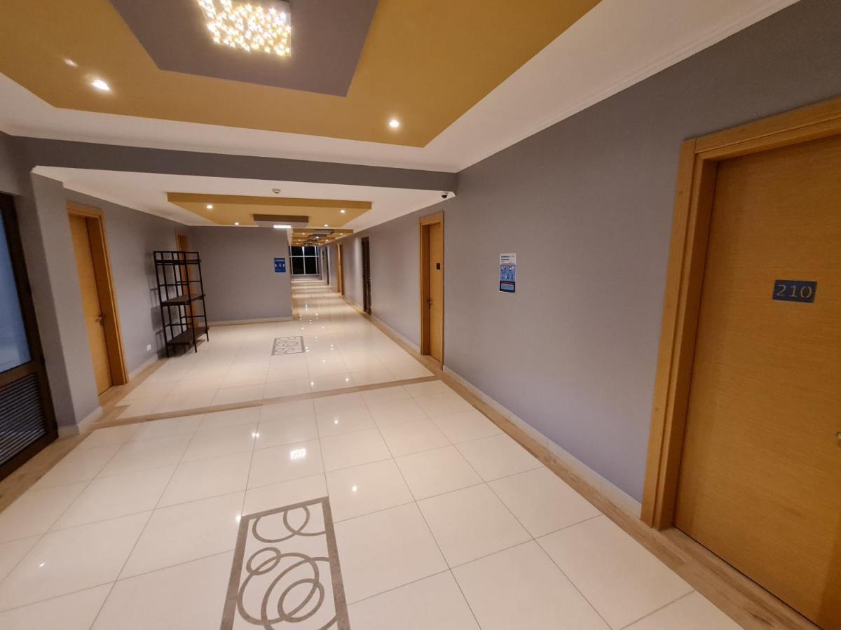 Royale Suites By Arc Royal Luxury Apts 앙스 로얄 외부 사진