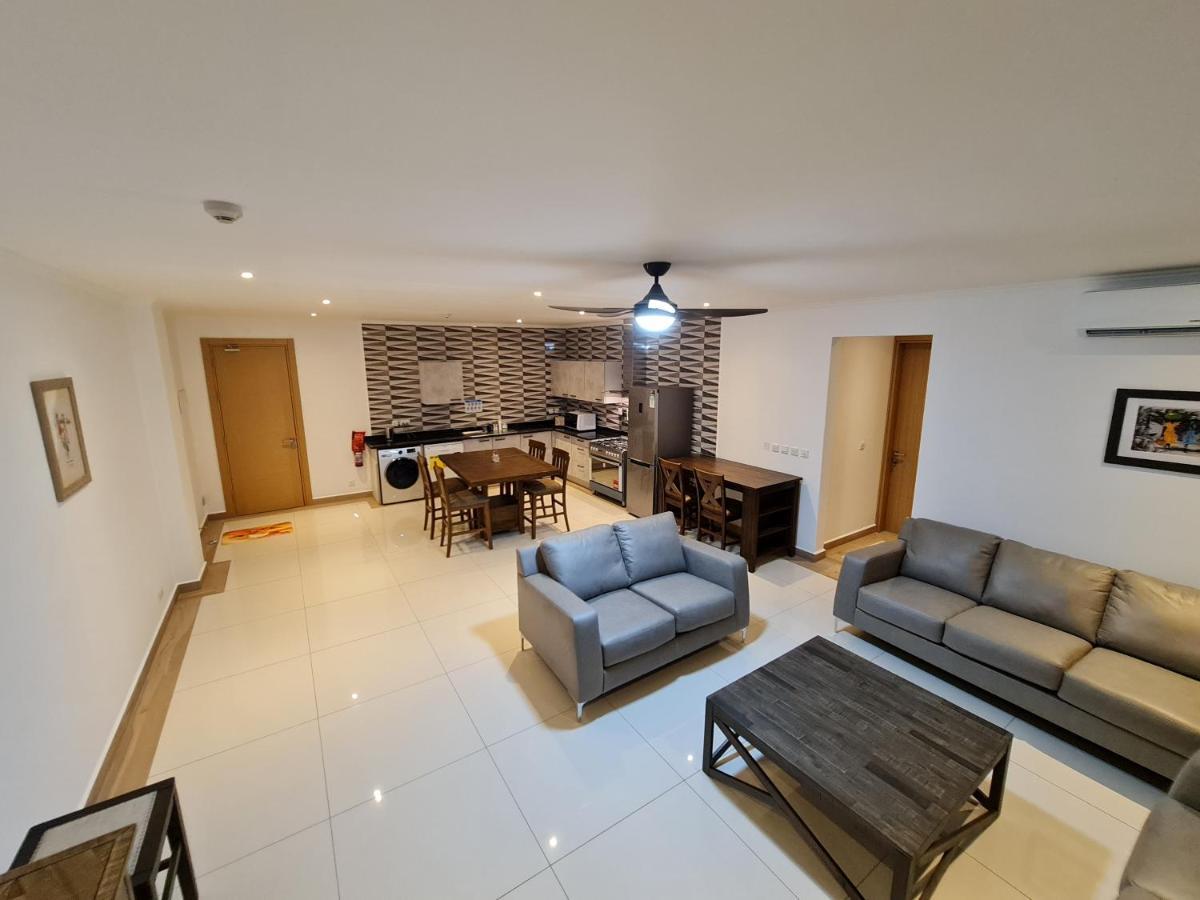 Royale Suites By Arc Royal Luxury Apts 앙스 로얄 외부 사진