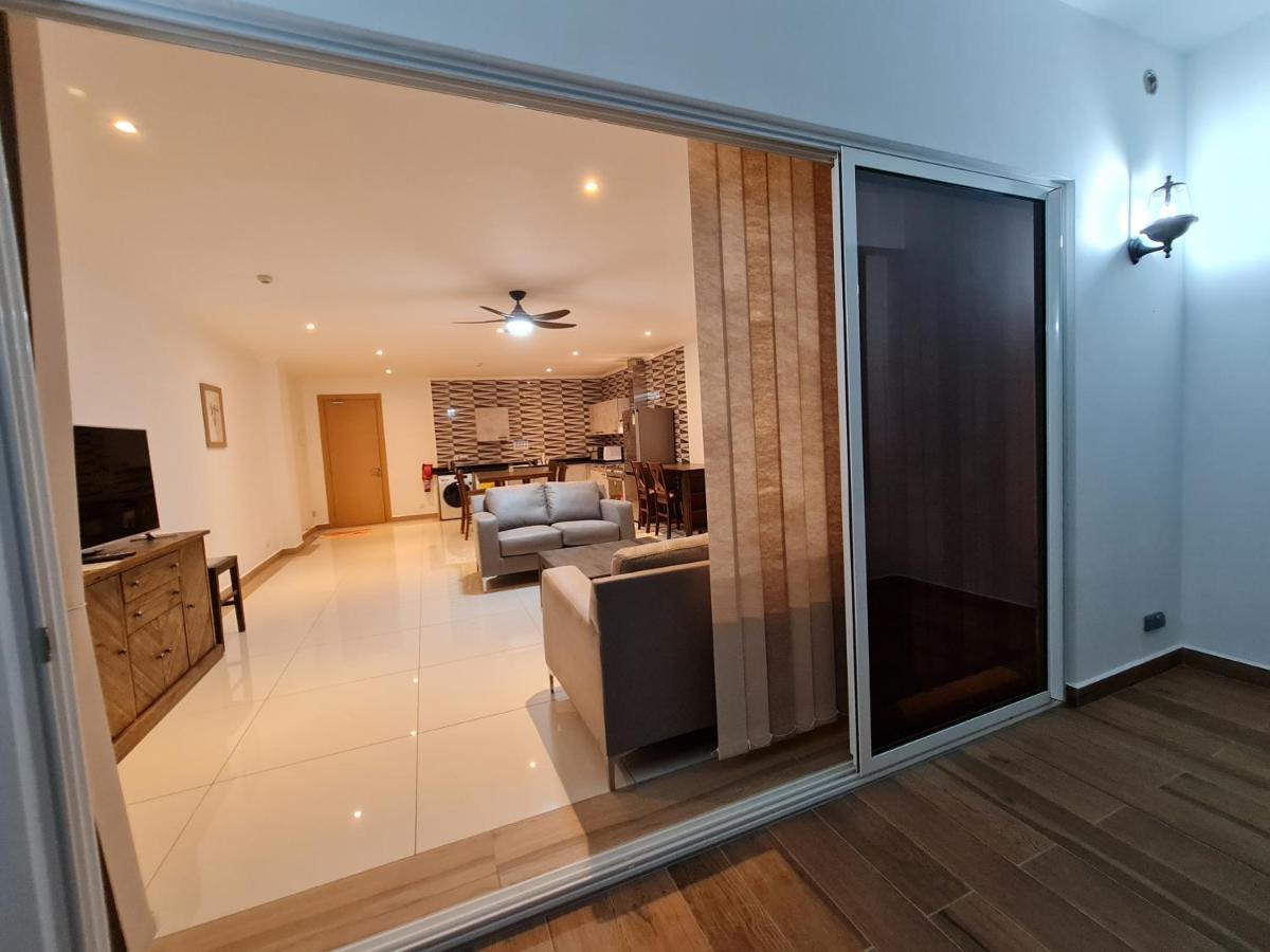 Royale Suites By Arc Royal Luxury Apts 앙스 로얄 외부 사진